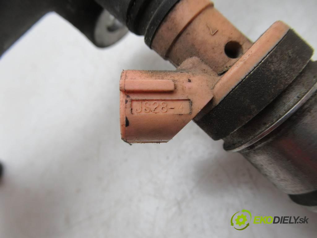 Suzuki Vitara  1995  2.0B V6 136KM 88-97 2000 lišta vstřikovací vstřikovací ventily JS28-4