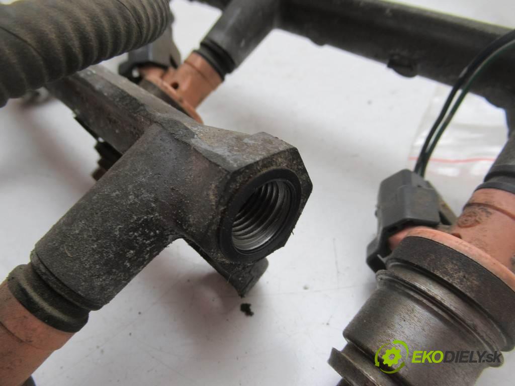 Suzuki Vitara  1995  2.0B V6 136KM 88-97 2000 lišta vstřikovací vstřikovací ventily JS28-4