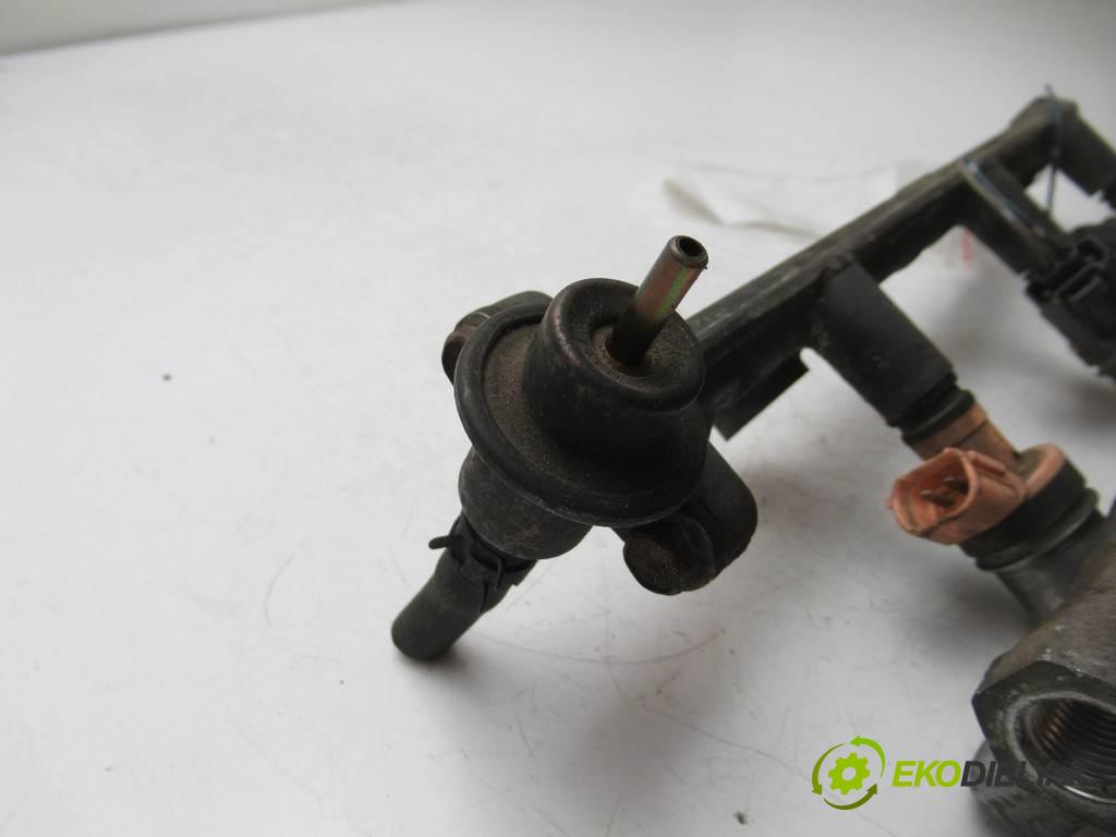 Suzuki Vitara  1995  2.0B V6 136KM 88-97 2000 lišta vstřikovací vstřikovací ventily JS28-4