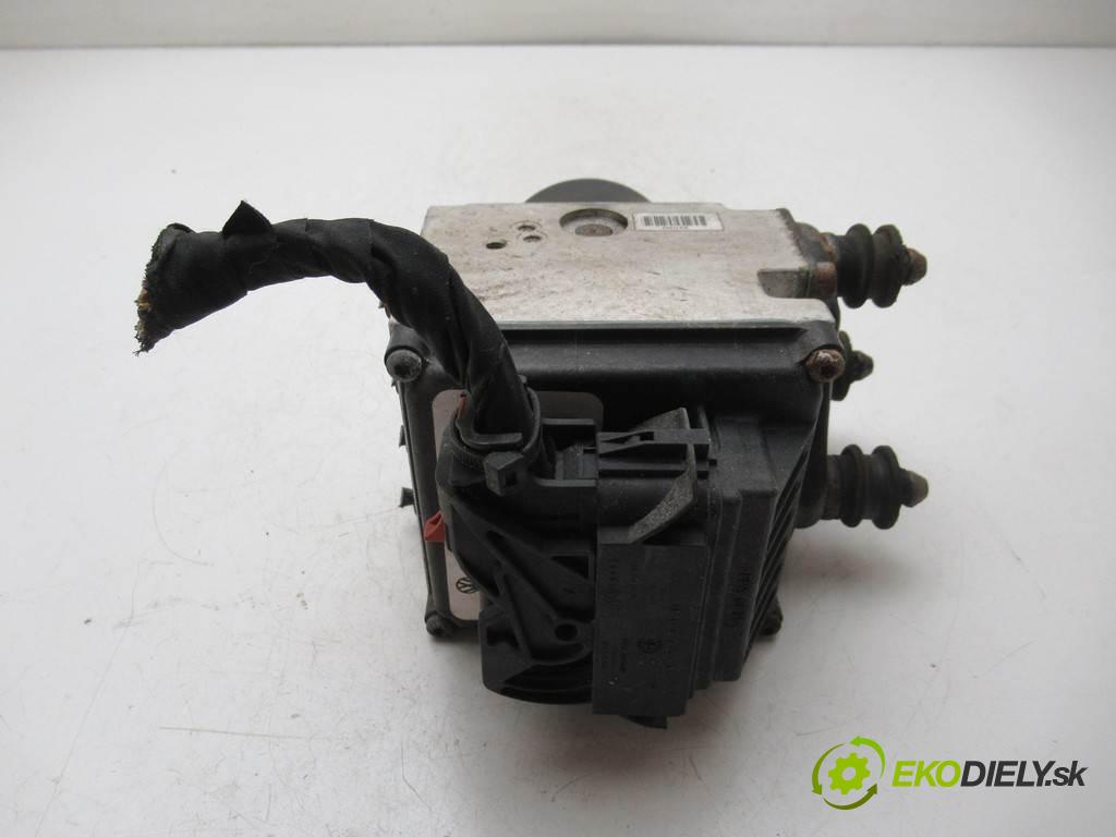 Volkswagen Passat B6  2007  KOMBI 5D 1.6B 102KM 05-10 1600 Pumpa ABS 3C0614109 (Pumpy ABS)