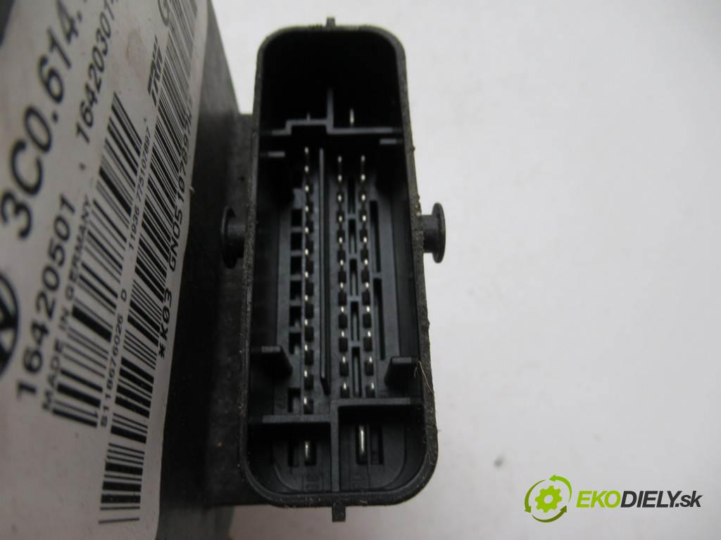 Volkswagen Passat B6  2007  KOMBI 5D 1.6B 102KM 05-10 1600 Pumpa ABS 3C0614109 (Pumpy ABS)