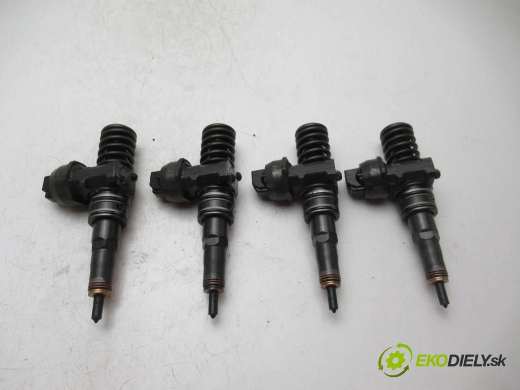 Skoda Octavia I LIFT  2006  KOMBI 5D 1.9TDI 100KM 00-10 1900 vstrekovače 0414720215 038130073AG (Vstrekovače)