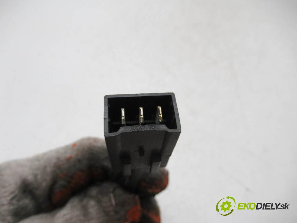 Ligier JS20    0.5D 6KM  světlo zadní část pravá směrovka