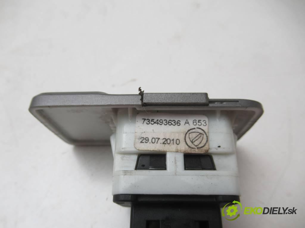 Fiat Punto Evo    HATCHBACK 5D 1.4B 77KM 09-12  zásuvka - USB 735493636