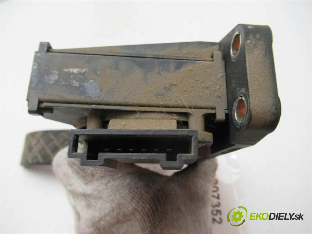 Seat Toledo II  2000  1.9TDI 110KM 98-06 1900 Potenciometer plynového pedálu 0281002342 (Pedále)