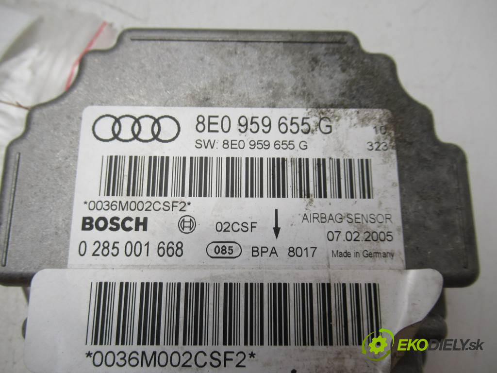 Audi A4 B7  2004 140KM KOMBI 5D 2.0TDI 140KM 04-08 2000 senzor airbag 8E0959655G (Snímače)