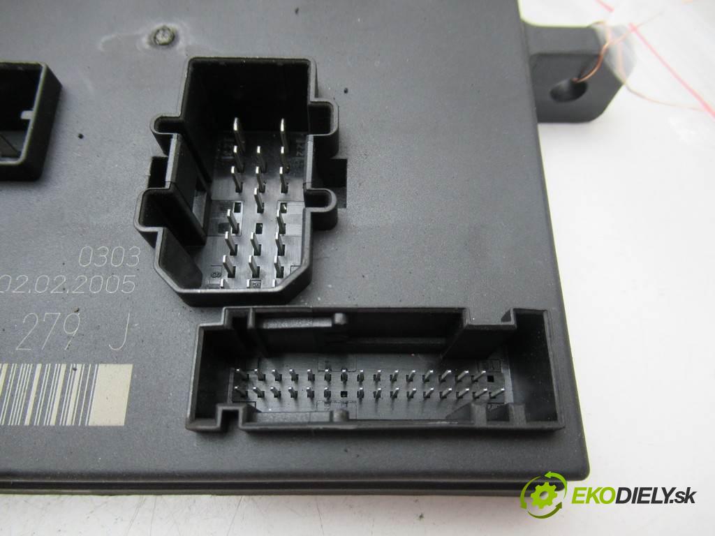 Audi A4 B7    KOMBI 5D 2.0TDI 140KM 04-08  modul řídící jednotka světel 8E0907279J (Ostatní)