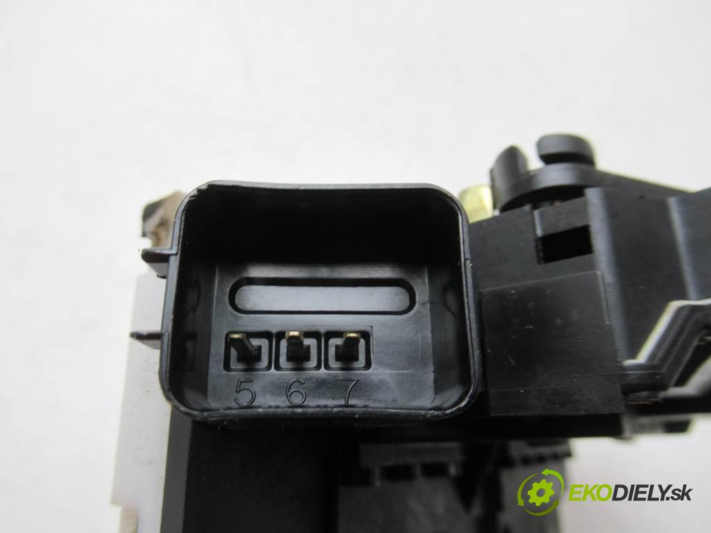 Ford Mondeo Mk3  2004  HATCHBACK 5D 2.0TDCI 130KM 00-07 2000 zámok zad ľavy 2S4A-A26413-CB