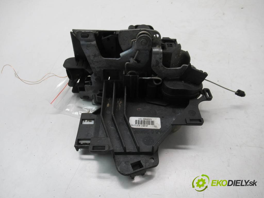 Seat Ibiza III 6L  2006  HATCHBACK 3D 1.2B 70KM 02-08 1200 zámok predný pravy 3B1837016