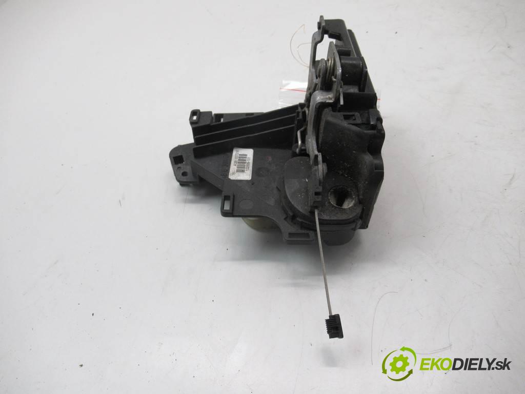 Seat Ibiza III 6L  2006  HATCHBACK 3D 1.2B 70KM 02-08 1200 zámok predný pravy 3B1837016