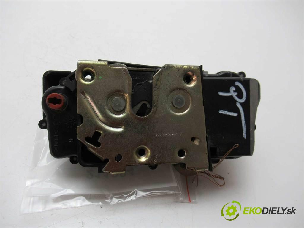 Citroen Xsara Picasso LIFT  2005  1.6B 110KM 04-10 1600 zámok zad pravy