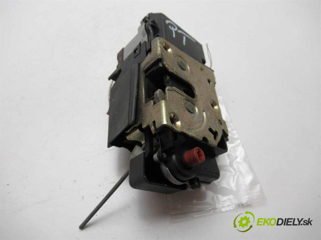 Citroen Xsara Picasso LIFT  2005  1.6B 110KM 04-10 1600 zámok zad pravy