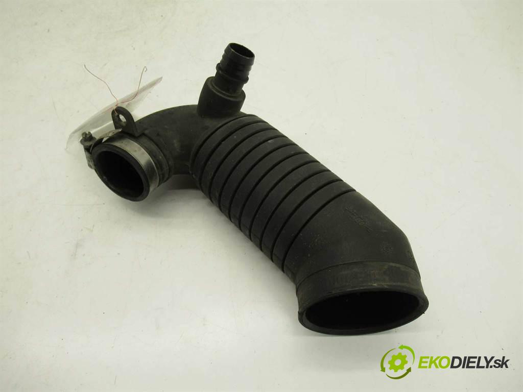 Volkswagen Passat B5  2000 85 kw KOMBI 5D 1.9TDI 115KM 96-00 1900 Rúra hadica turba 8D0129615J (Hadice)