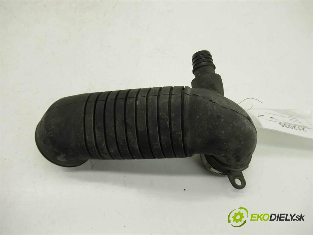 Volkswagen Passat B5  2000 85 kw KOMBI 5D 1.9TDI 115KM 96-00 1900 Rúra hadica turba 8D0129615J (Hadice)