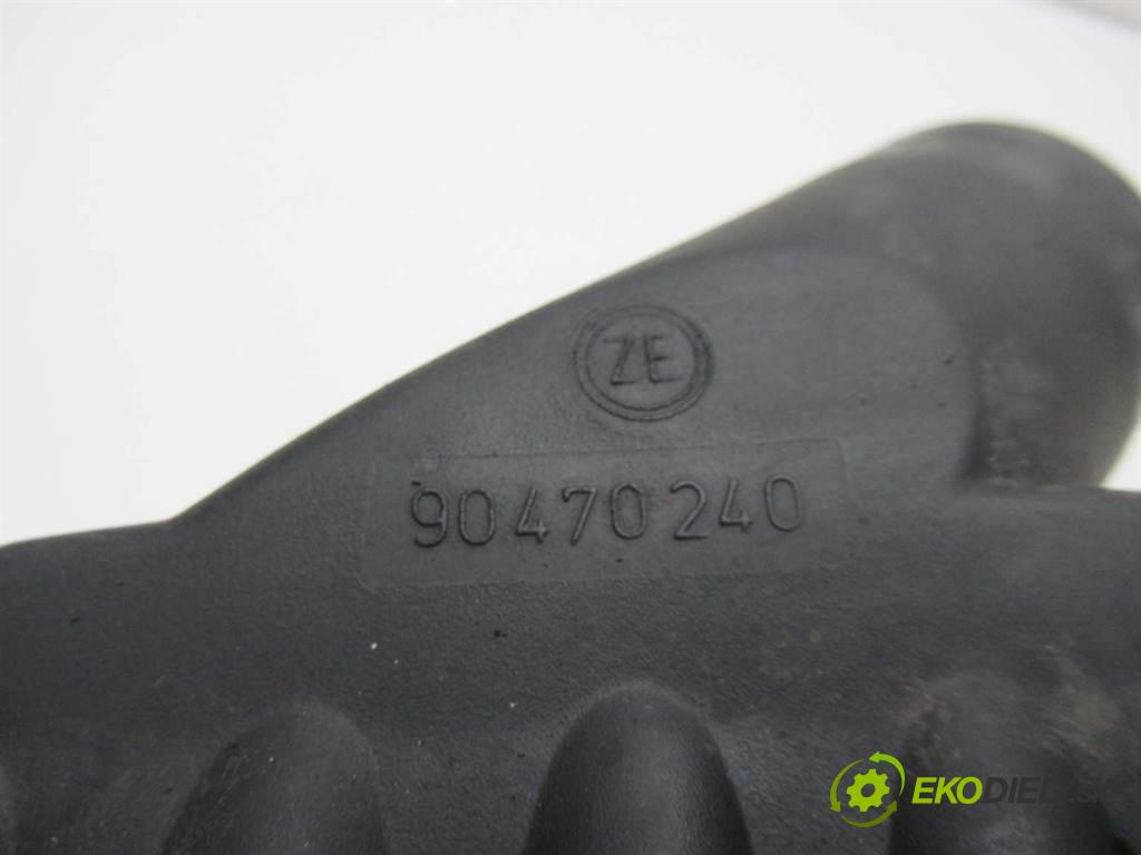 Opel Tigra  1995 66 kw 1.4B 90KM 94-00 1400 obal filtra vzduchu 90470240 (Kryty filtrů)