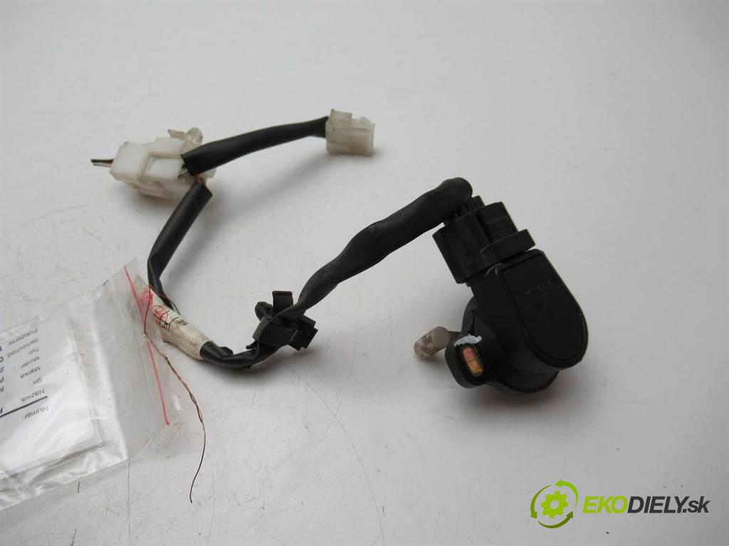 Mazda Premacy  2004  2.0TD 101KM 99-05 2000 Potenciometer plynového pedálu CB05-41-AC0 (Pedále)