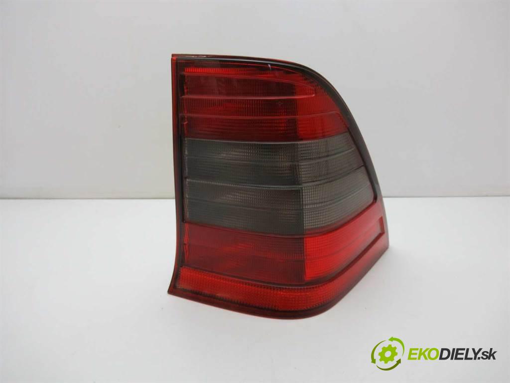 Mercedes-Benz C W202  1998 70 kw KOMBI 5D 2.2D 95KM 93-01 2200 Svetlo zad pravá  (Ostatné)