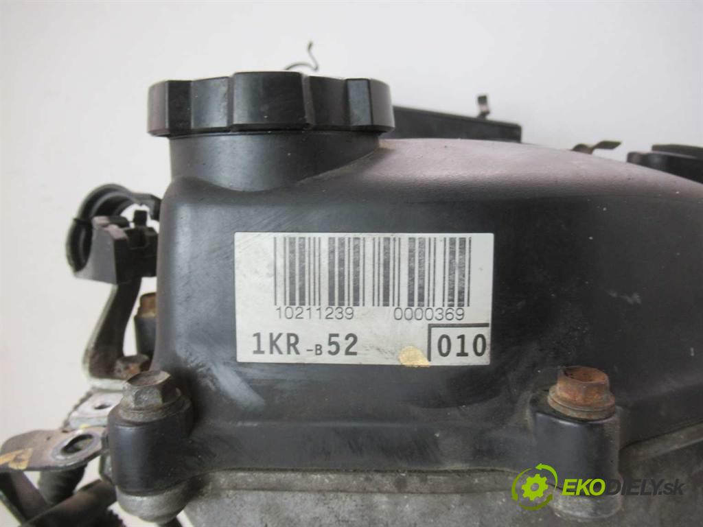 Toyota Yaris II  2007 51 kw HATCHBACK 5D 1.0VVTI 69KM 05-09 1000 Motor 1KR-FE (Motory (kompletné))