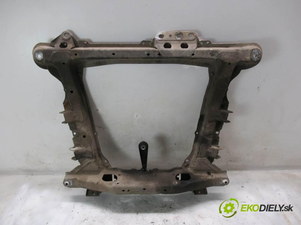 Renault Clio II LIFT  2003 48 kw HATCHBACK 5D 1.5DCI 65KM 01-05 1500 výztuha pod motor  (Výztuhy přední)