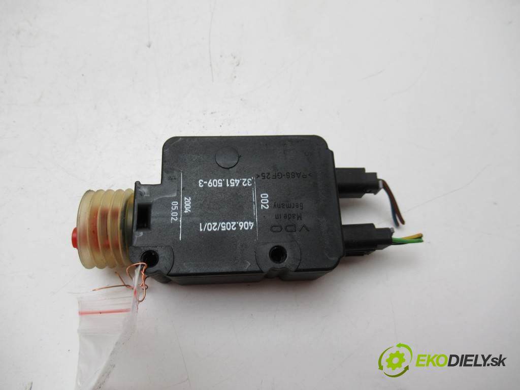 Mercedes-Benz W414 Vaneo  2004  1.9B 125KM 01-05 1900 Teleskop zámku dverí 406205201 (Ostatné)