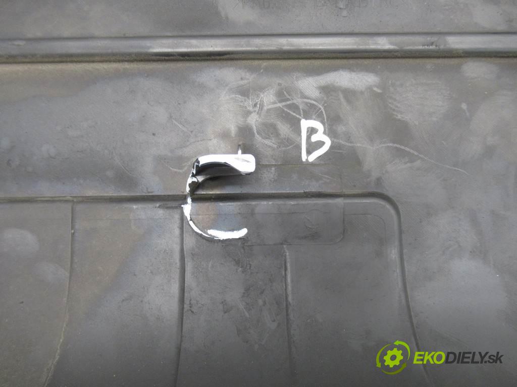 Opel Vectra C  2005 110 kw KOMBI 5D 1.9CDTI 150KM 02-08 1910 Kryt Motor 55557294 (Kryty motora)