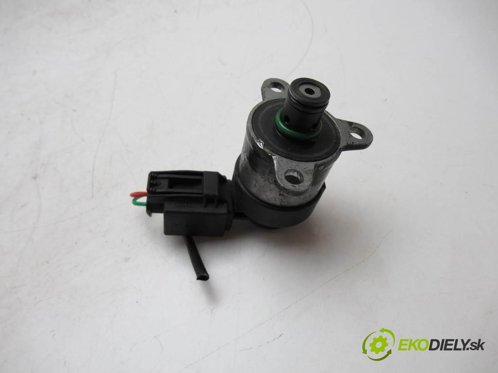 BMW 3 E46  2002 110 kw COMPACT 2.0D 150KM 98-03 2000 Regulátor tlaku paliva 0928400572 (Ostatné)