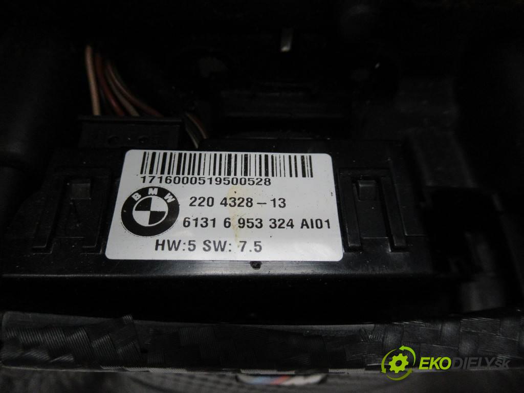 BMW 5 E60  2005 160 kw SEDAN 4D 3.0D 218KM 02-10 3000 Volant M-packet