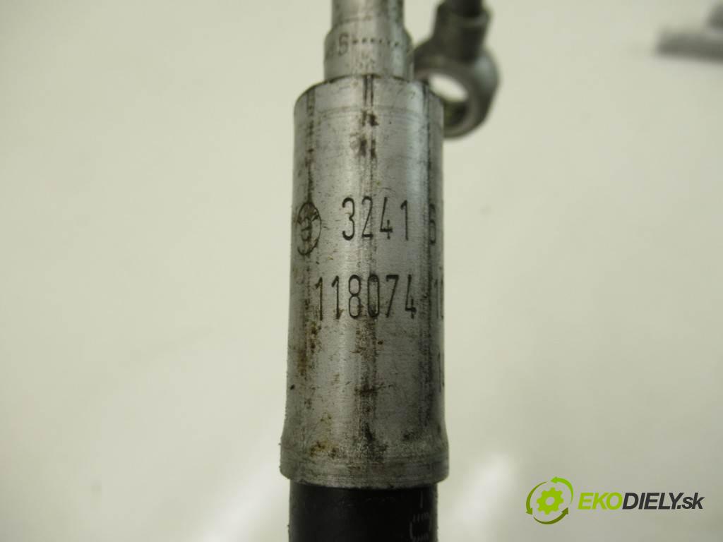 BMW 5 E60  2005 160 kw SEDAN 4D 3.0D 218KM 02-10 3000 hadice servočerpadlo 6761507 (Komponenty posilovače řízení)