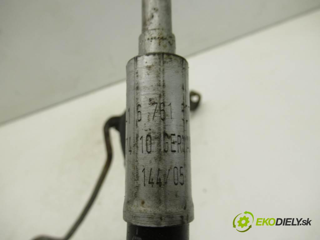 BMW 5 E60  2005 160 kw SEDAN 4D 3.0D 218KM 02-10 3000 hadice servočerpadlo 6761507 (Komponenty posilovače řízení)