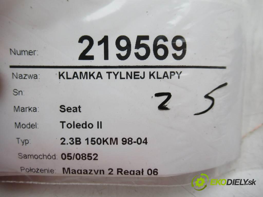 Seat Toledo II  1999 150KM 2.3B 150KM 98-04 2300 klika zadní část dveří 1M5827561E