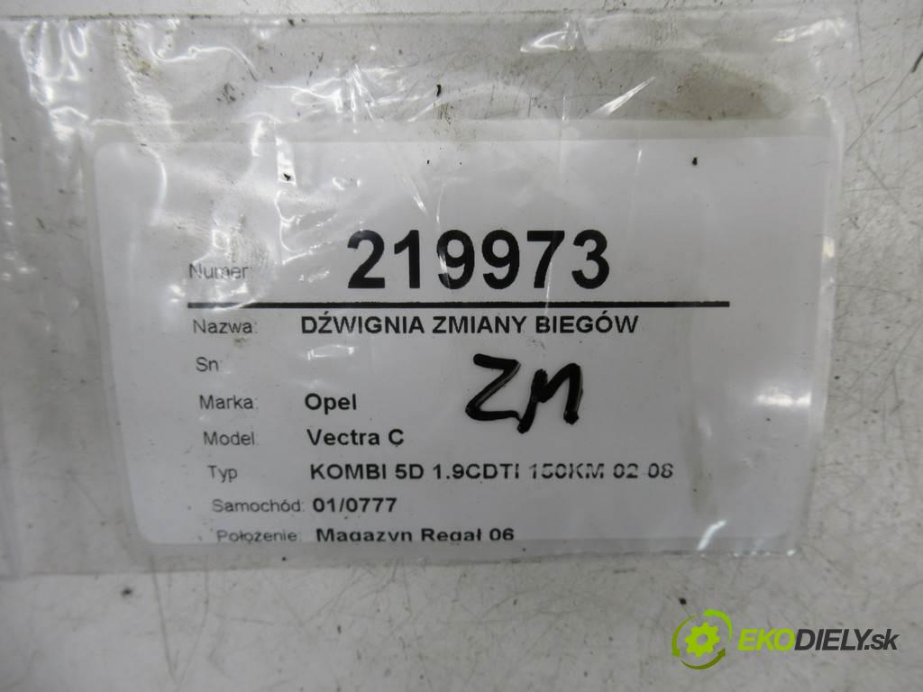 Opel Vectra C  2005 150KM KOMBI 5D 1.9CDTI 150KM 02-08 1900 Kulisa - - 13130909 (Rýchlostné páky / kulisy)