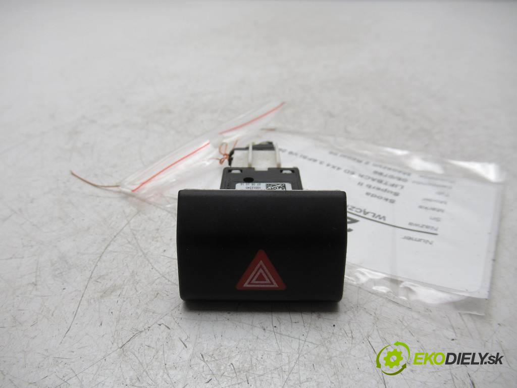 Skoda Superb II  2010  LIFTBACK 5D 4X4 3.6FSI V6 260KM 08-13 3600 Spínač svetiel výstražných (núdzových) 3T0953235D (Prepínače, spínače, tlačidlá a ovládače kúrenia)