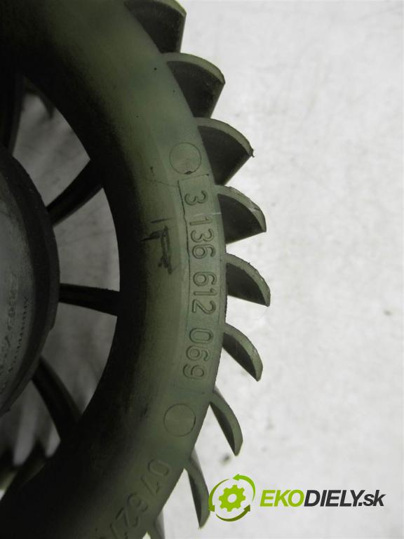 Audi 100 C4  1994  KOMBI 5D 2.0B 115KM 91-94 2000 Ventilátor ventilátor kúrenia 0130111162 (Ventilátory kúrenia)