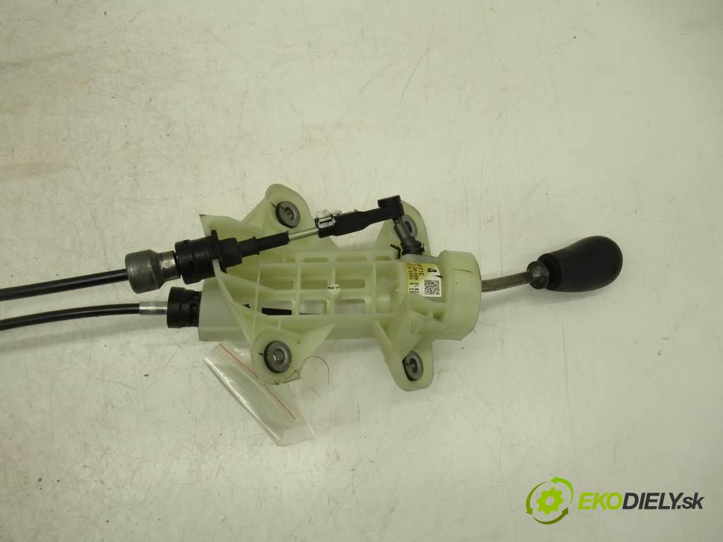 Mazda 2 II  2008  DE HATCHBACK 5D 1.3B 75KM 07-10 1300 Kulisa - -  (Rýchlostné páky / kulisy)