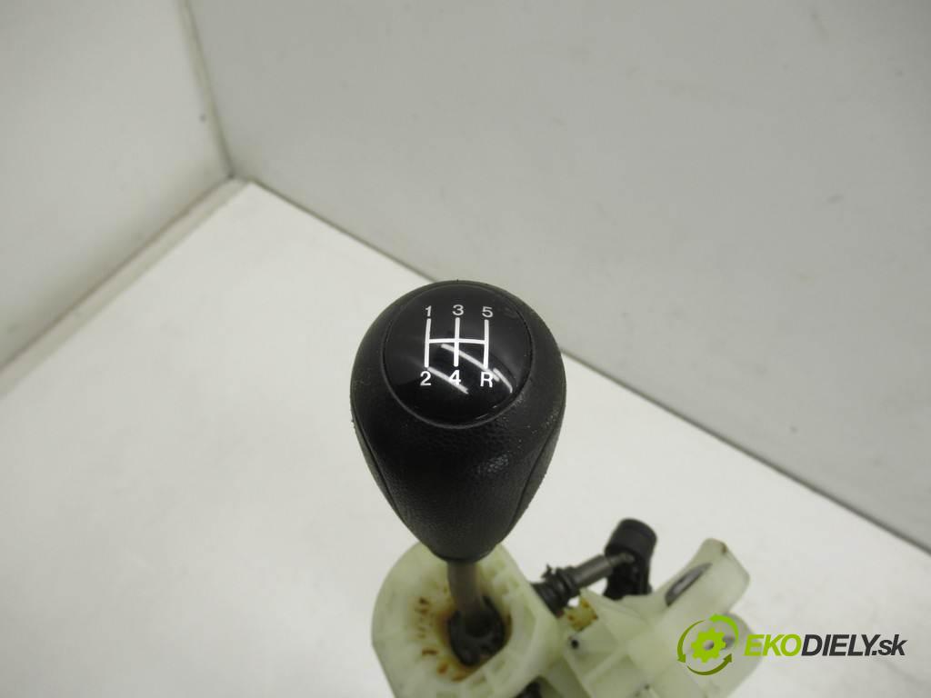 Mazda 2 II  2008  DE HATCHBACK 5D 1.3B 75KM 07-10 1300 Kulisa - -  (Rýchlostné páky / kulisy)