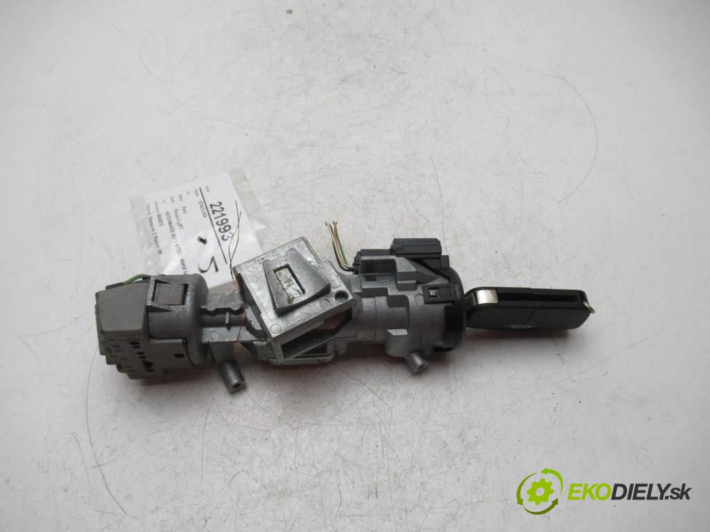 Ford Focus II LIFT  2011  HATCHBACK 5D 1.6TDCI 90KM 04-11 1600 spinačka 3M51-3F880-AE (Spínacie skrinky a kľúče)