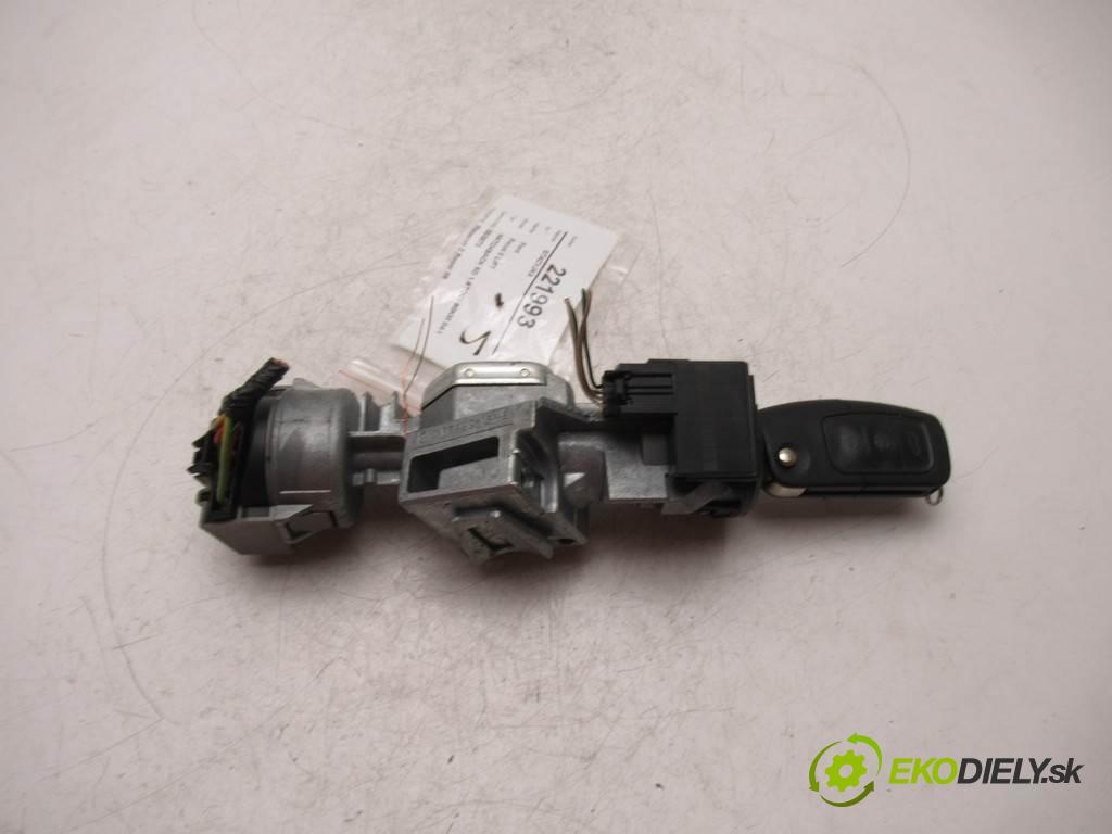 Ford Focus II LIFT  2011  HATCHBACK 5D 1.6TDCI 90KM 04-11 1600 spinačka 3M51-3F880-AE (Spínacie skrinky a kľúče)