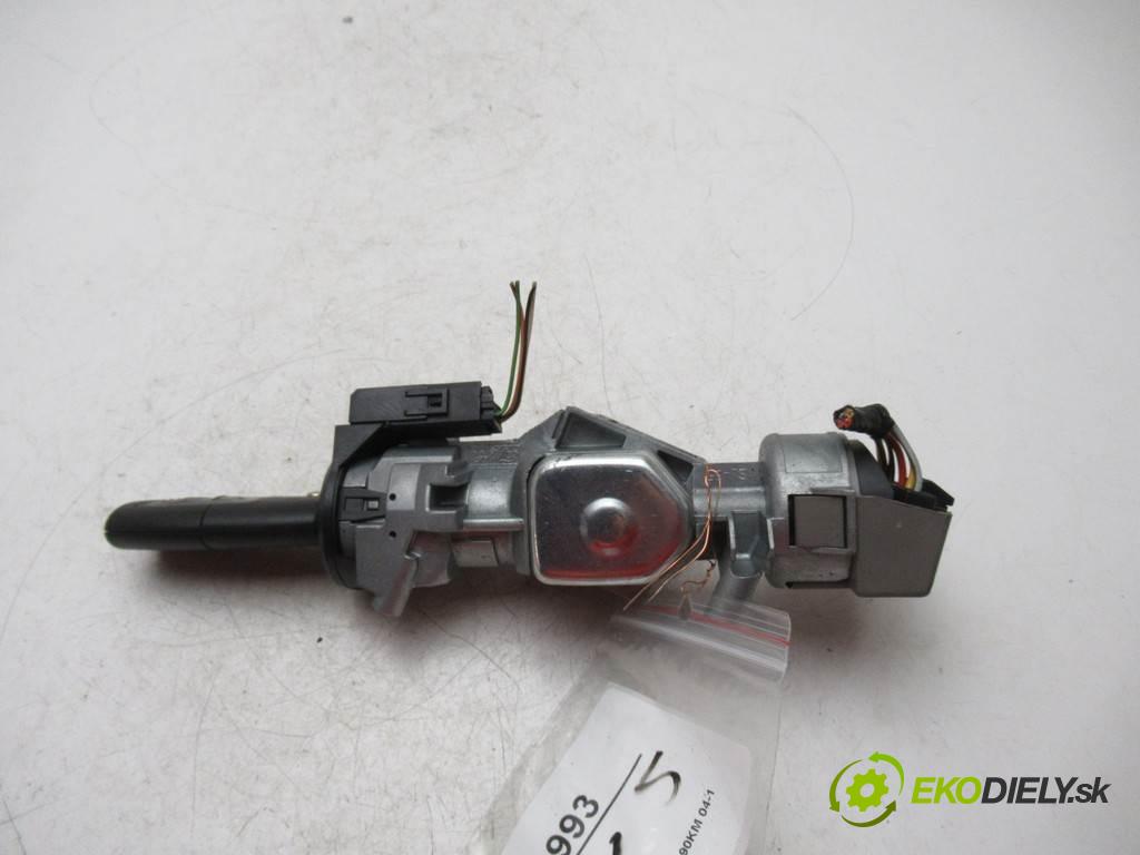 Ford Focus II LIFT  2011  HATCHBACK 5D 1.6TDCI 90KM 04-11 1600 spinačka 3M51-3F880-AE (Spínacie skrinky a kľúče)