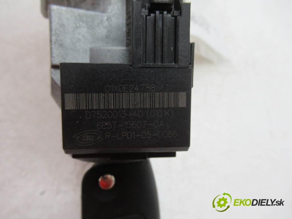 Ford Focus II LIFT  2011  HATCHBACK 5D 1.6TDCI 90KM 04-11 1600 spinačka 3M51-3F880-AE (Spínacie skrinky a kľúče)