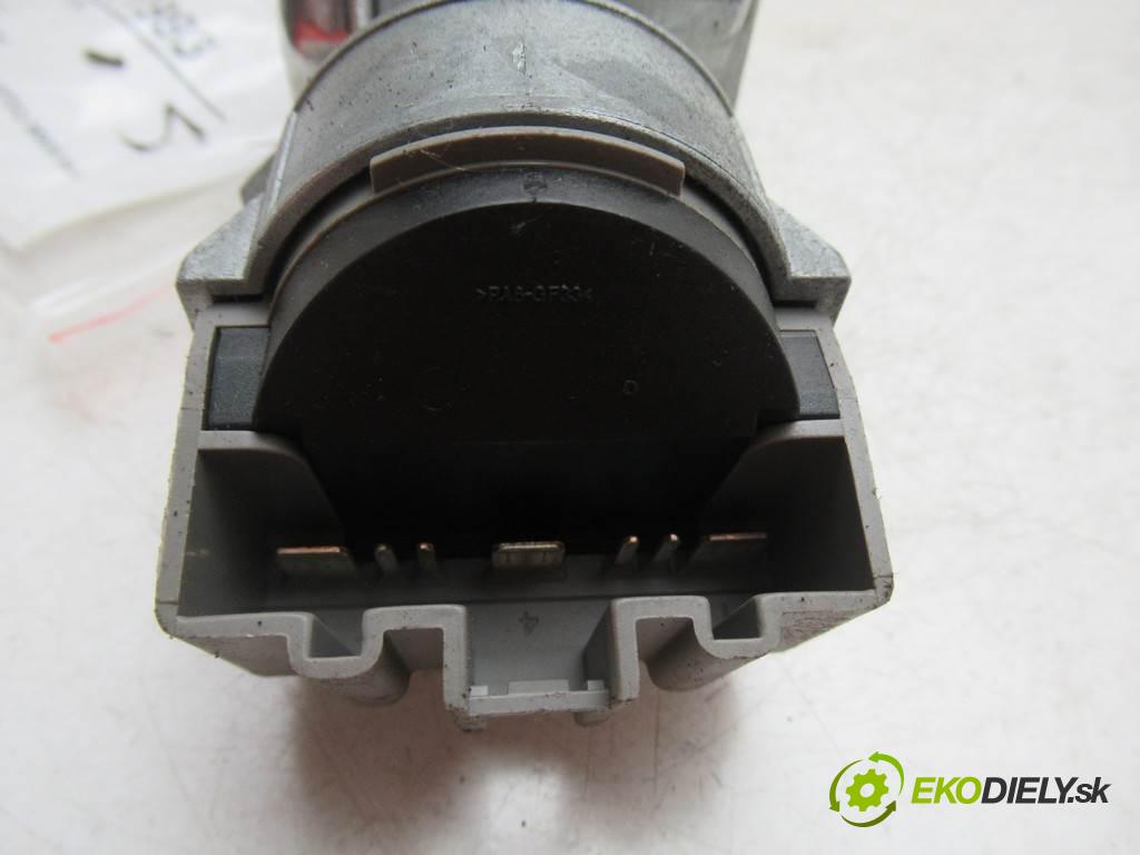 Ford Focus II LIFT  2011  HATCHBACK 5D 1.6TDCI 90KM 04-11 1600 spinačka 3M51-3F880-AE (Spínacie skrinky a kľúče)