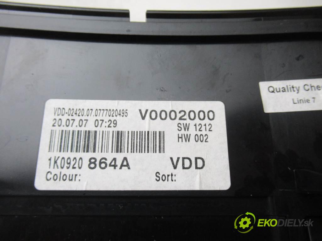 Volkswagen Golf V  2007  HATCHBACK 3D 1.4TSI 122KM 03-08 1400 Prístrojovka 1K0920864A (Prístrojové dosky, displeje)