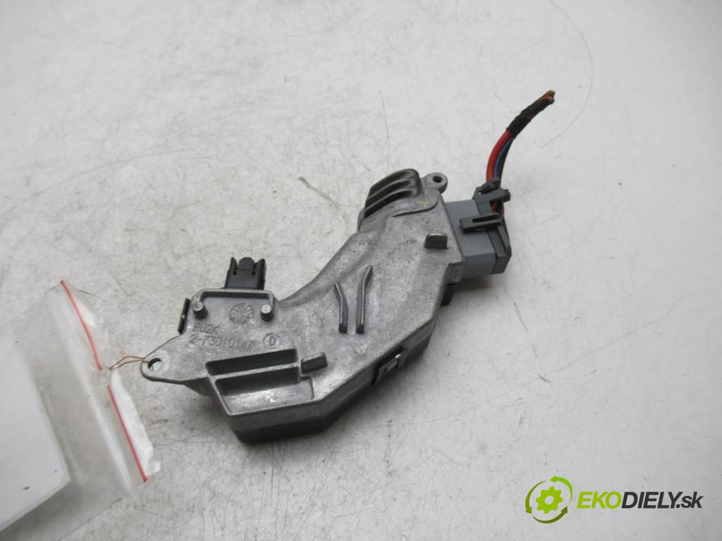 Fiat Croma  2007  KOMBI 5D 1.8B 140KM 05-11 1800 odpor rezistor topení vzduchu 73421312U (Odpory topení)