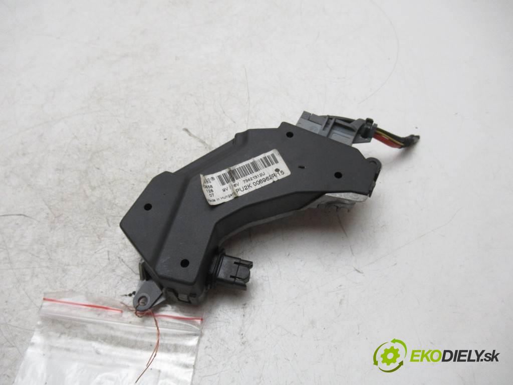 Fiat Croma  2007  KOMBI 5D 1.8B 140KM 05-11 1800 odpor rezistor topení vzduchu 73421312U (Odpory topení)