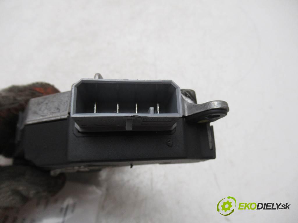 Fiat Croma  2007  KOMBI 5D 1.8B 140KM 05-11 1800 odpor rezistor topení vzduchu 73421312U (Odpory topení)