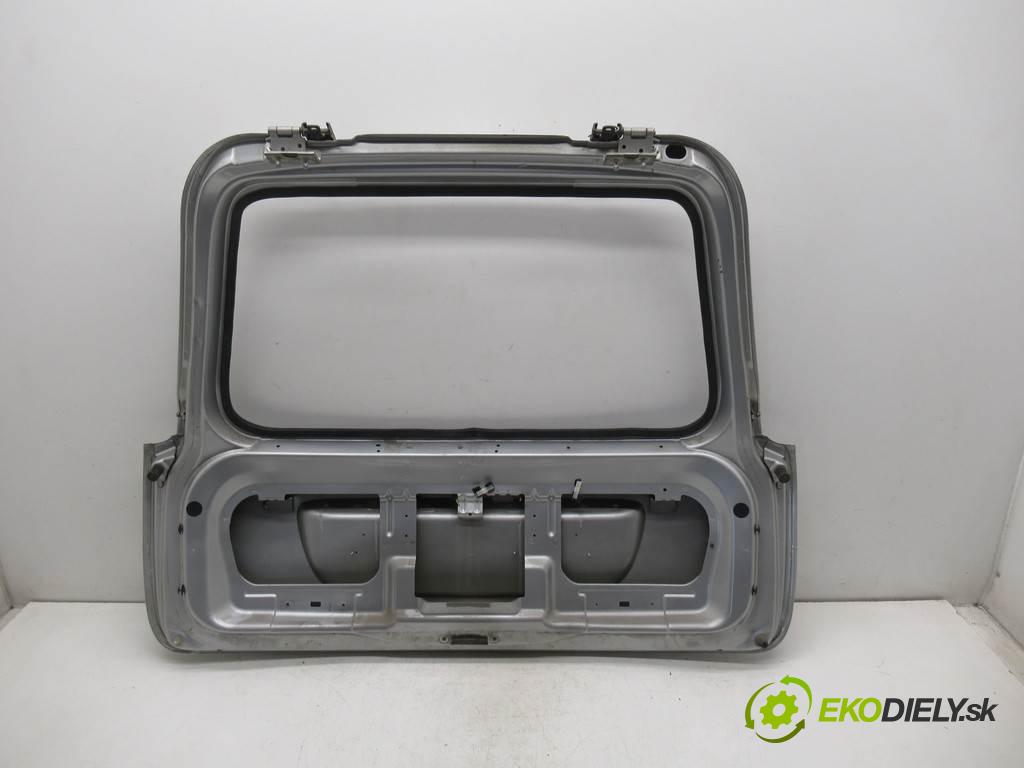 Peugeot 206 SW  2002 66 kw KOMBI 5D 2.0HDI 90KM 98-06 2000 zadná kapota  (Zadné kapoty)