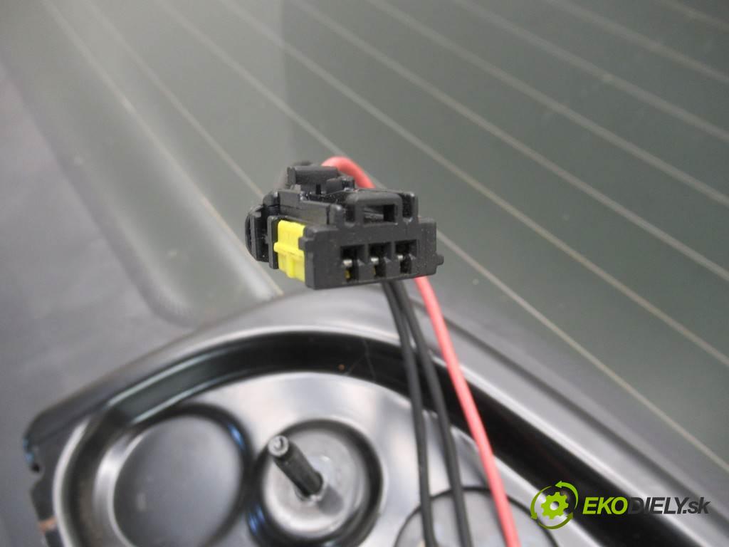 Peugeot 206 SW    KOMBI 5D 2.0HDI 90KM 98-06  Okno zadná sklápacie