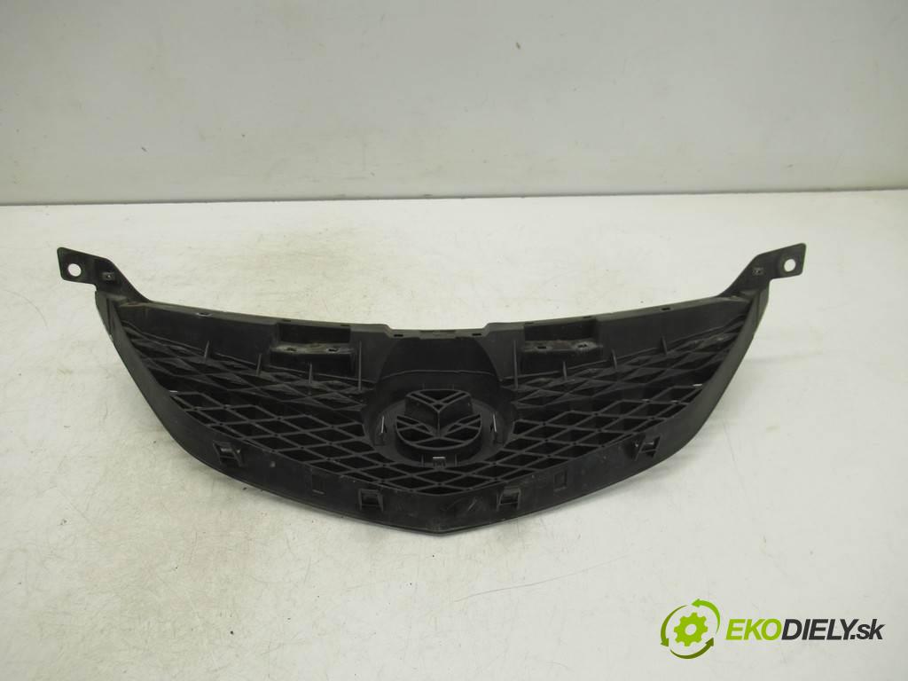 Mazda 6  2004 100 kw KOMBI 5D 2.0D 136KM 02-07 2000 mřížka maska  (Mřížky (masky) chladičů)