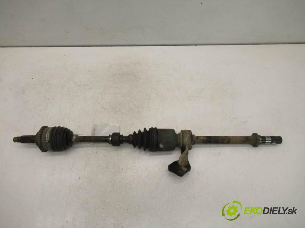 Mazda 6  2004 100 kw KOMBI 5D 2.0D 136KM 02-07 2000 Poloos pravá  (Poloosy)