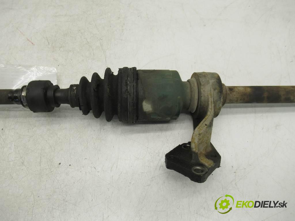 Mazda 6  2004 100 kw KOMBI 5D 2.0D 136KM 02-07 2000 Poloos pravá  (Poloosy)