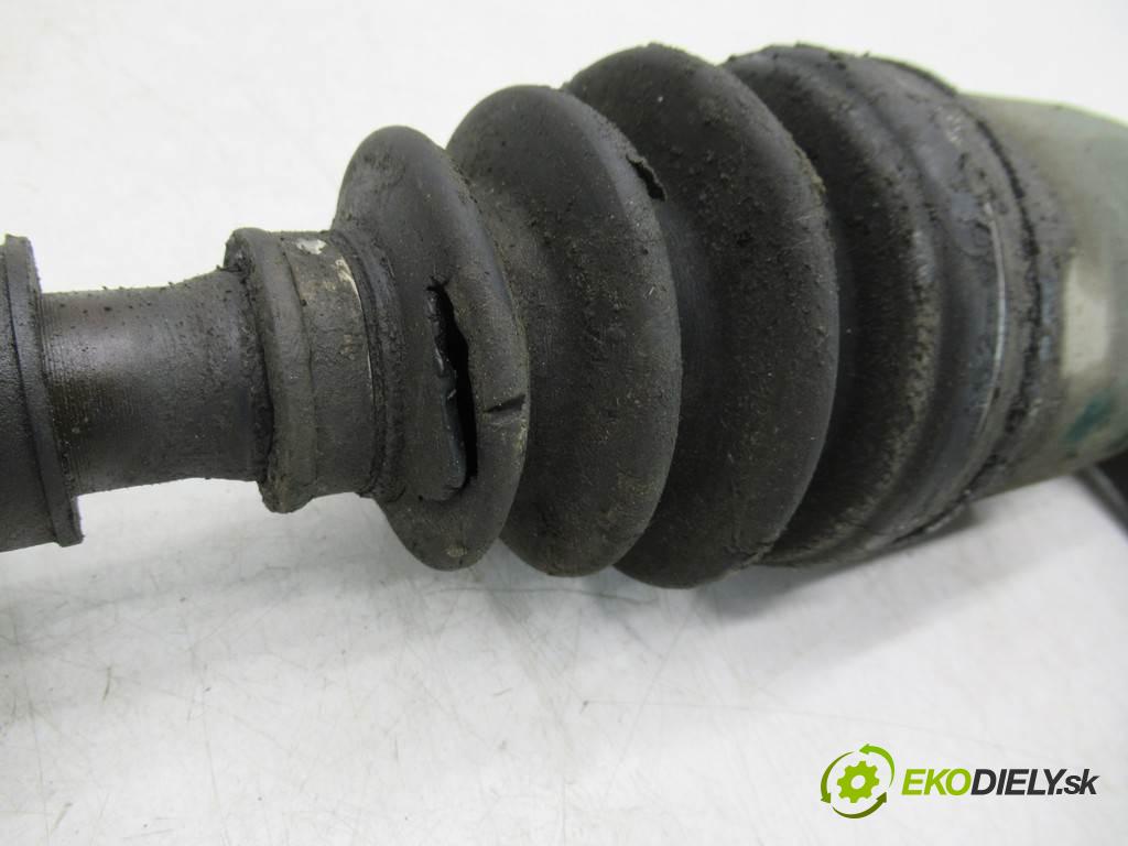 Mazda 6  2004 100 kw KOMBI 5D 2.0D 136KM 02-07 2000 Poloos pravá  (Poloosy)